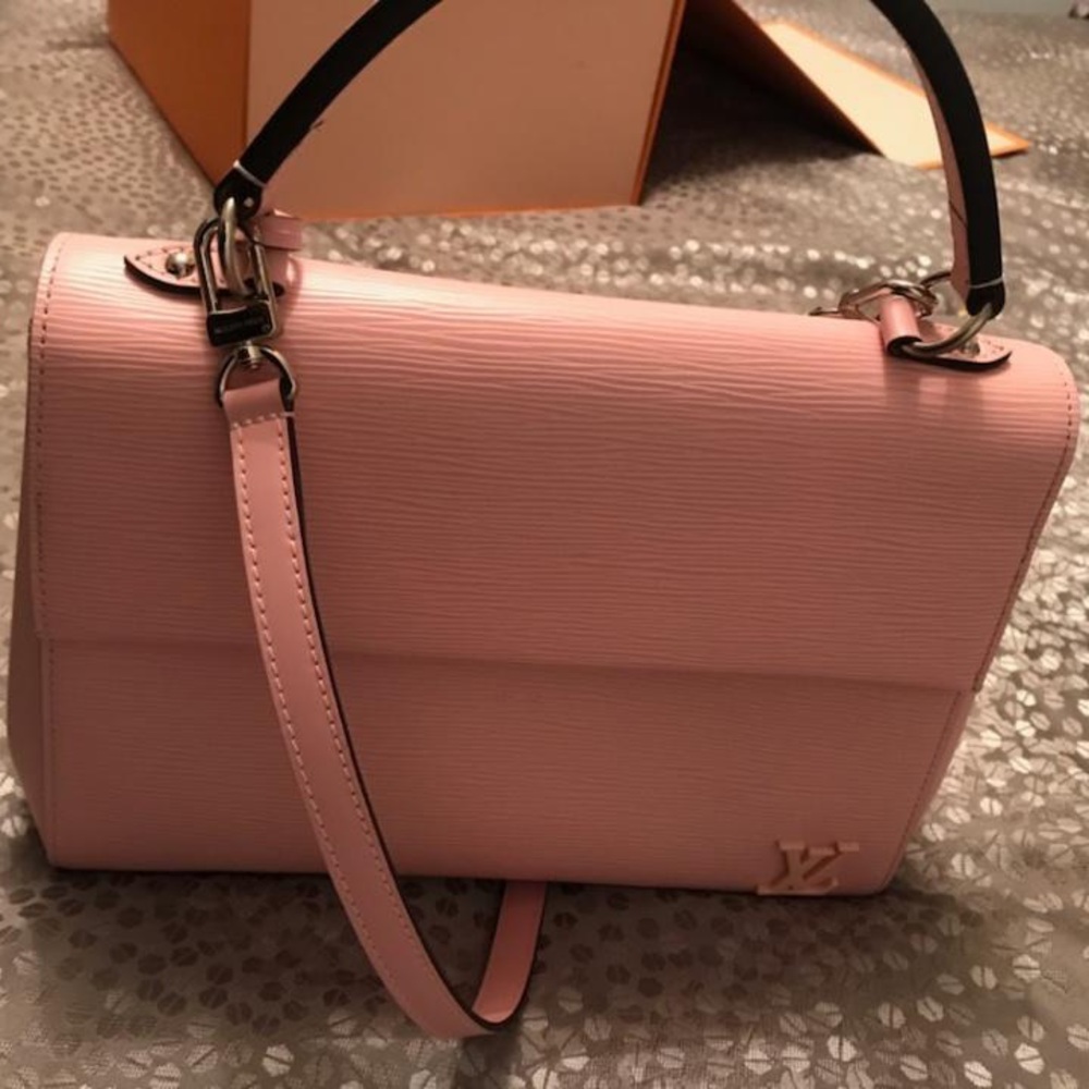 Louis Vuitton Cluny MM Bag